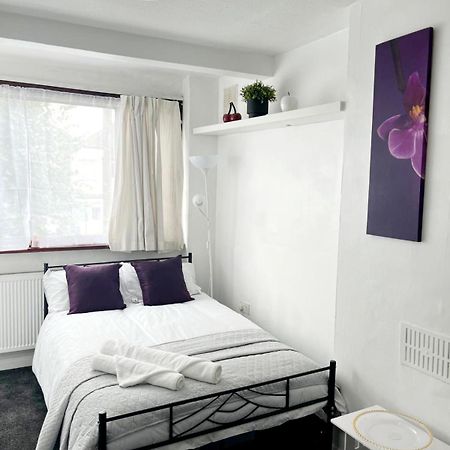 Cosy Room Stay 4 サットン エクステリア 写真