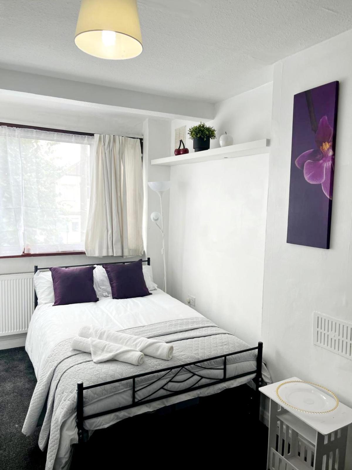 Cosy Room Stay 4 サットン エクステリア 写真