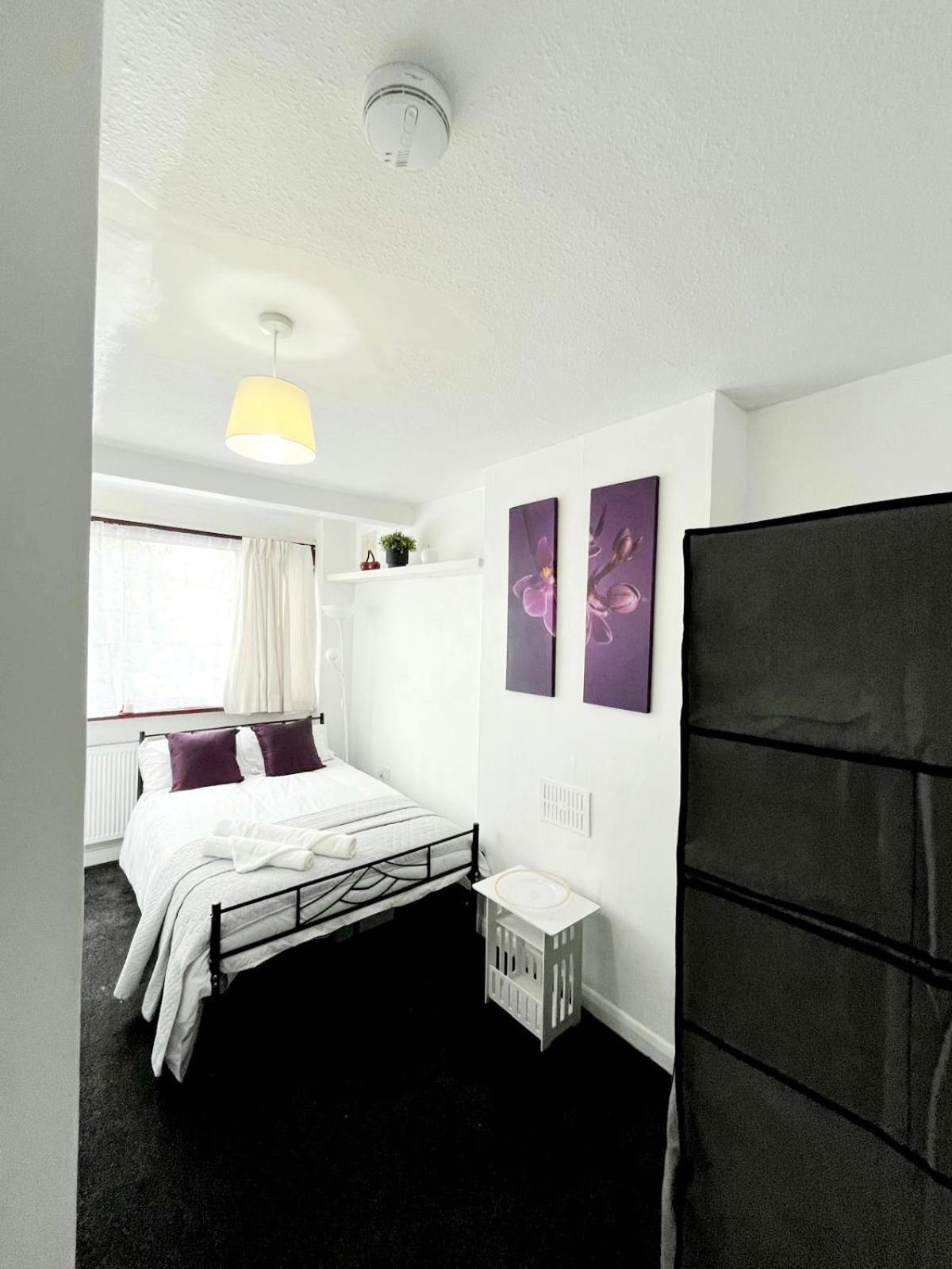 Cosy Room Stay 4 サットン エクステリア 写真